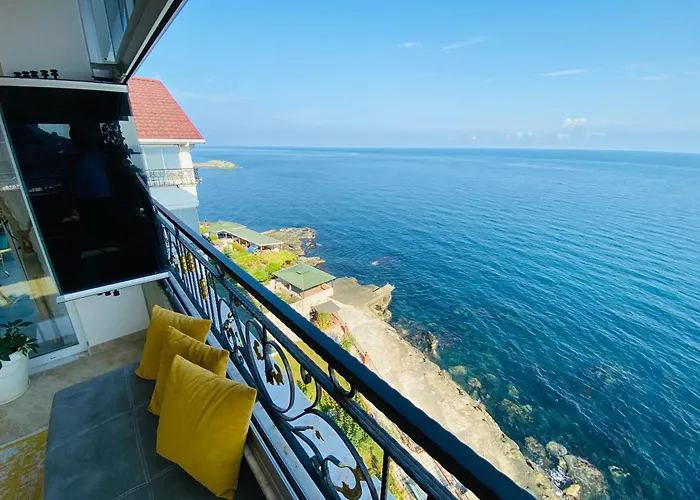 Lägenhet My White House