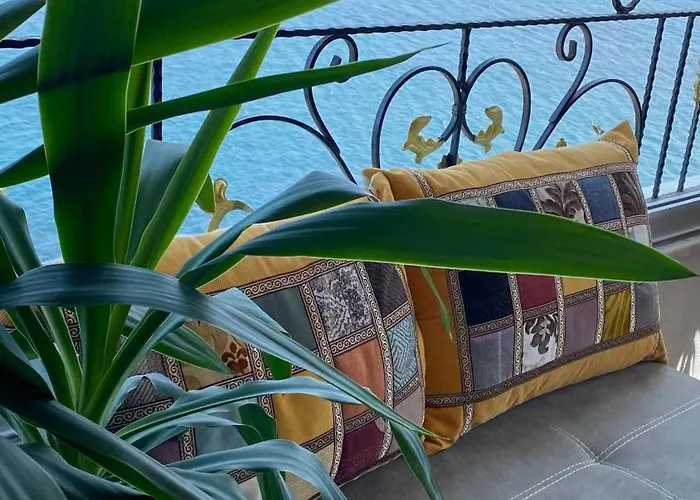 My White House Apartment *