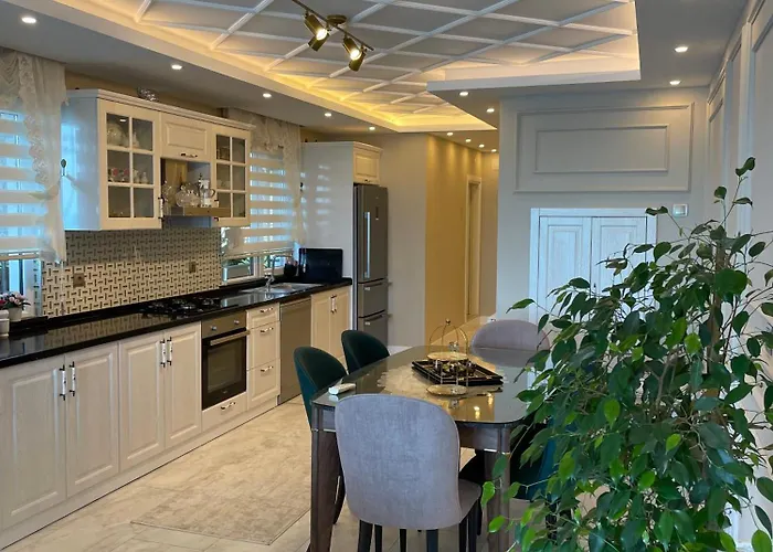 Apartment My White House *